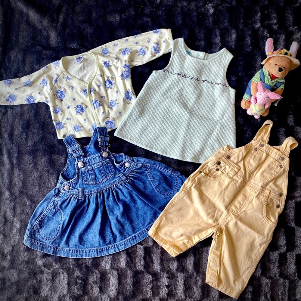 Bundle of 4 pcs cute baby girls clothing (Gap baby & Old Naby Baby)